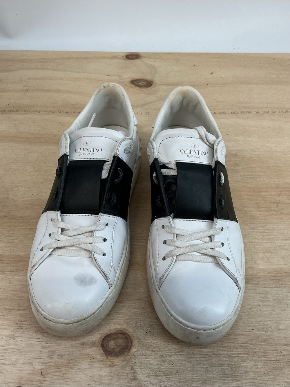 Valentino White Sneakers with Black Center Panel and Stud Details Size 38 - Picture 2 of 6